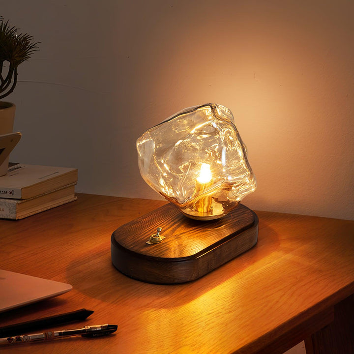 Lampa stołowa z szklanym kloszem Ice Stone