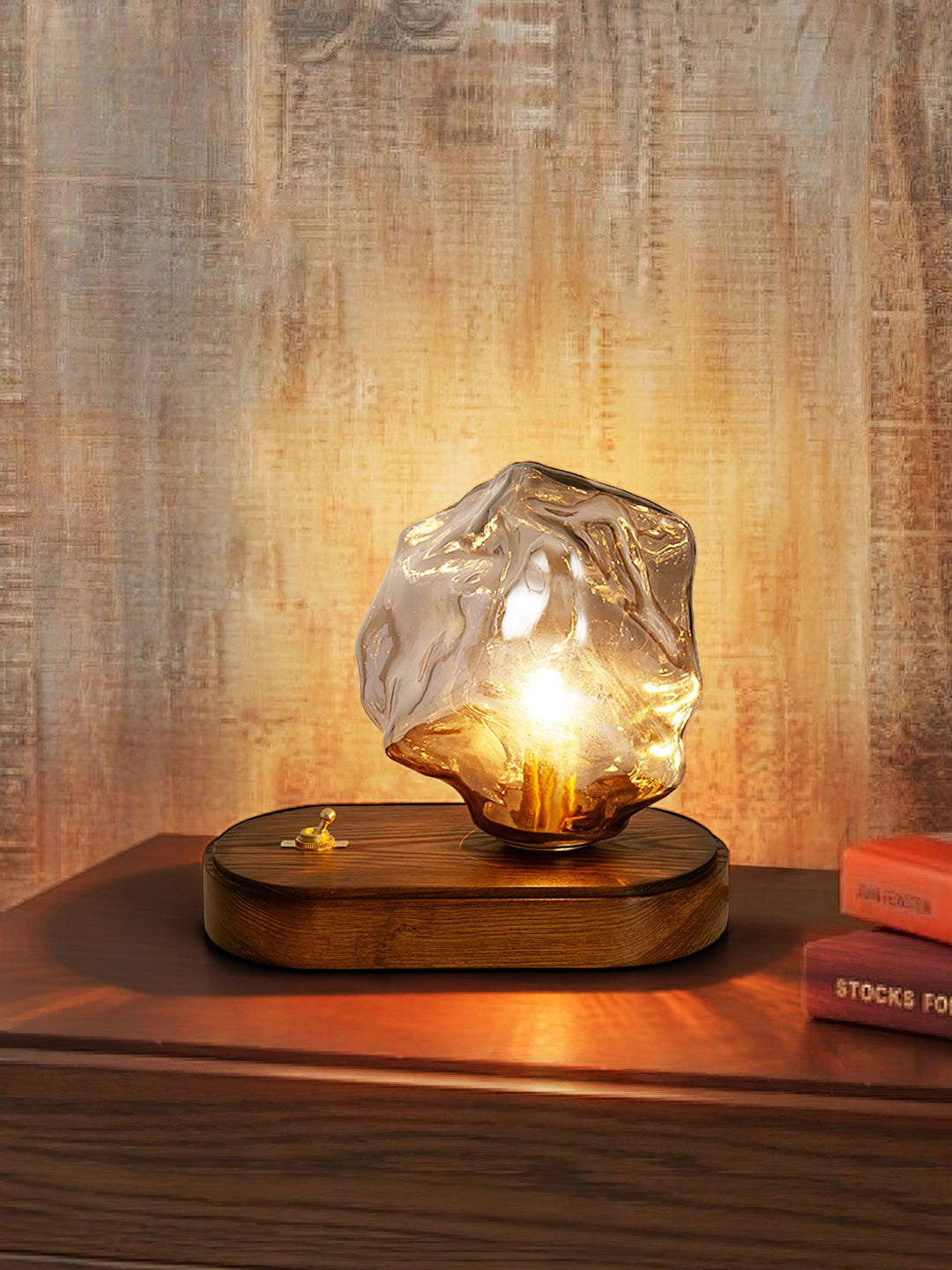 Lampa stołowa z szklanym kloszem Ice Stone