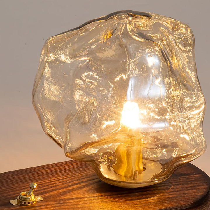 Lampa stołowa z szklanym kloszem Ice Stone