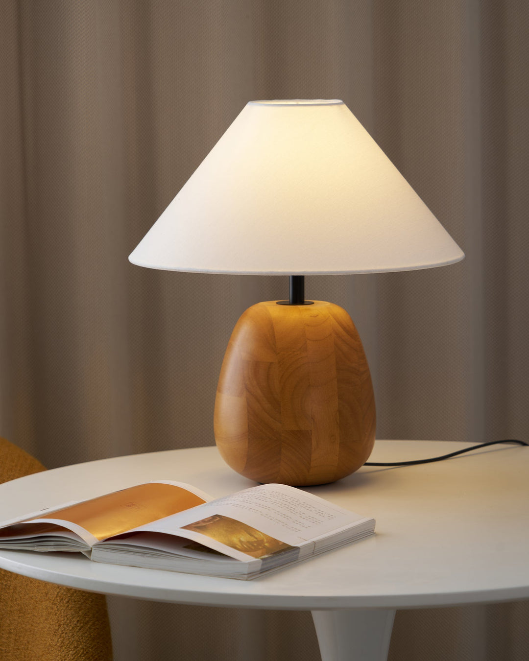 Lampa stołowa Irving Wood