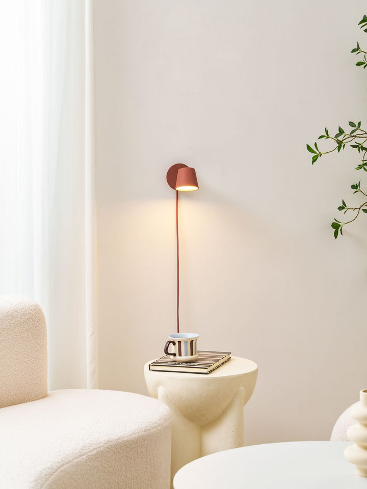 Lampa ścienna Tip z wtyczką