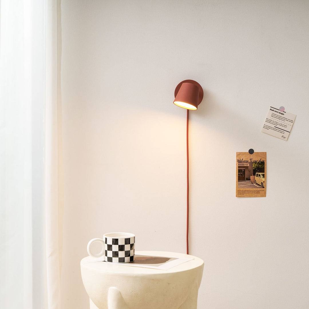 Lampa ścienna Tip z wtyczką