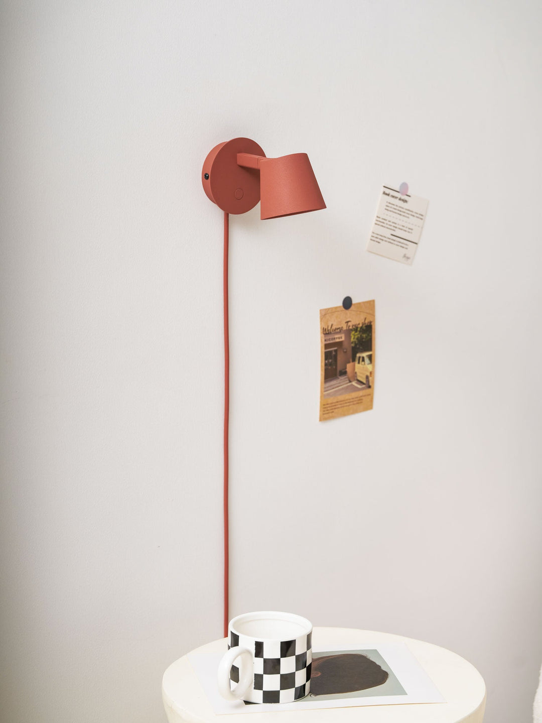 Lampa ścienna Tip z wtyczką