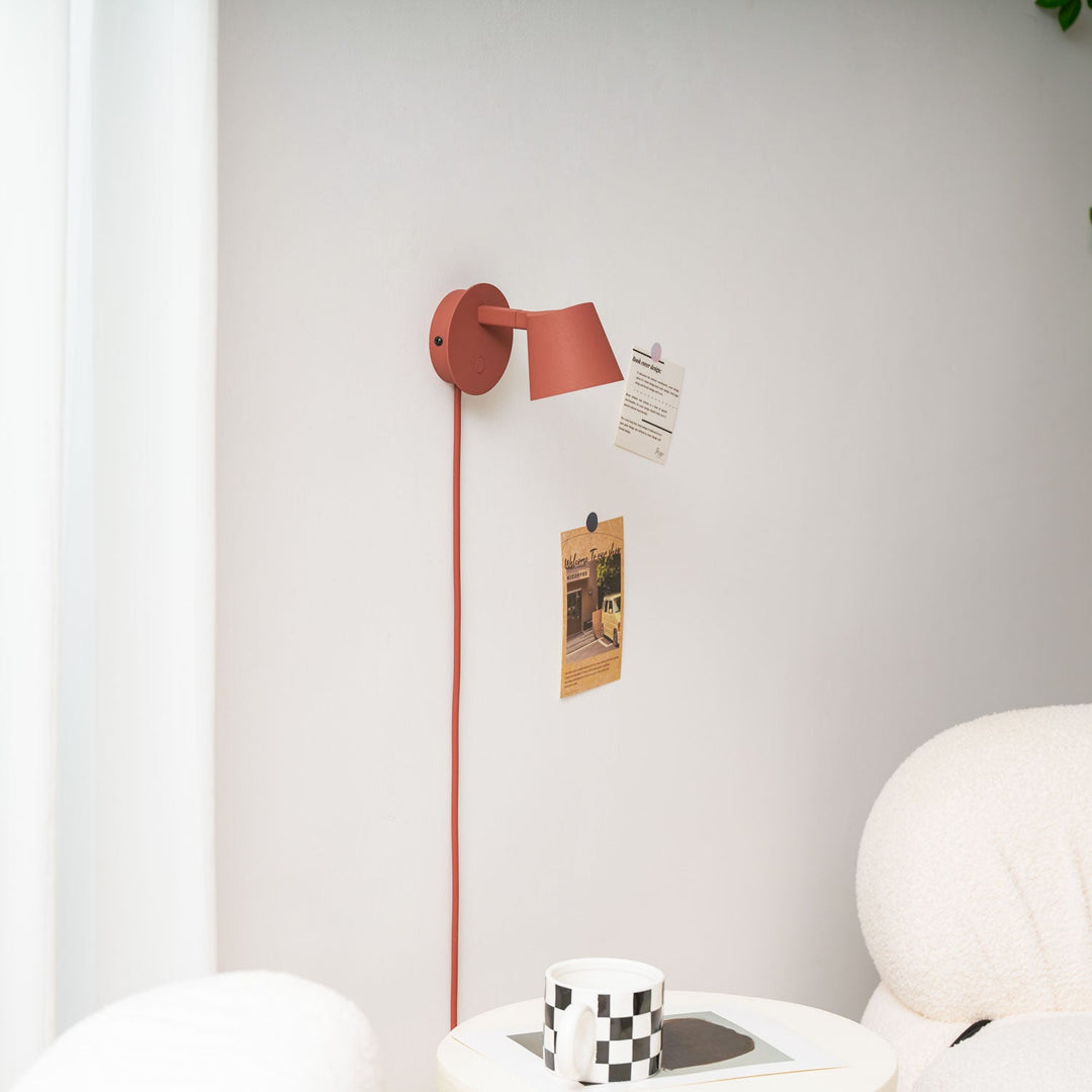 Lampa ścienna Tip z wtyczką