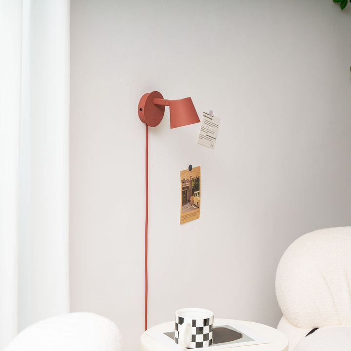 Lampa ścienna Tip z wtyczką