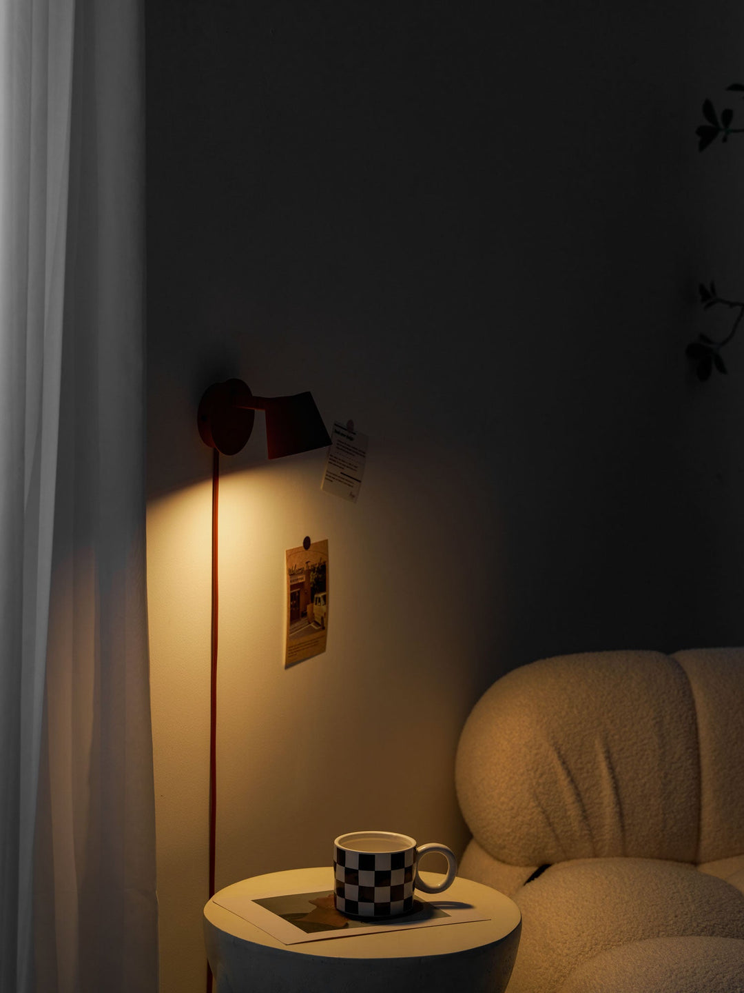Lampa ścienna Tip z wtyczką