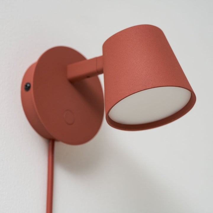 Lampa ścienna Tip z wtyczką
