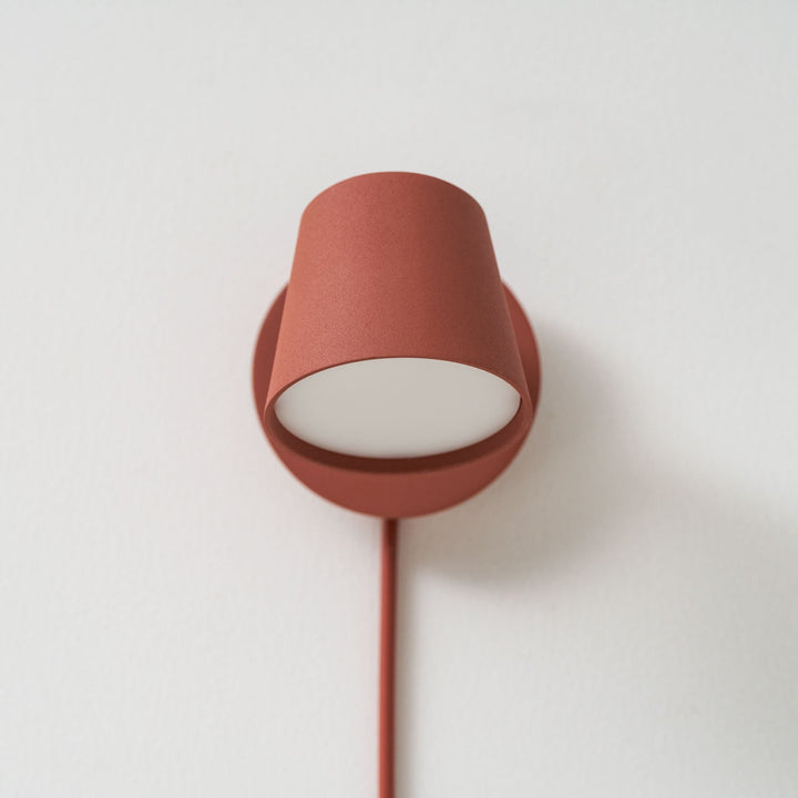 Lampa ścienna Tip z wtyczką