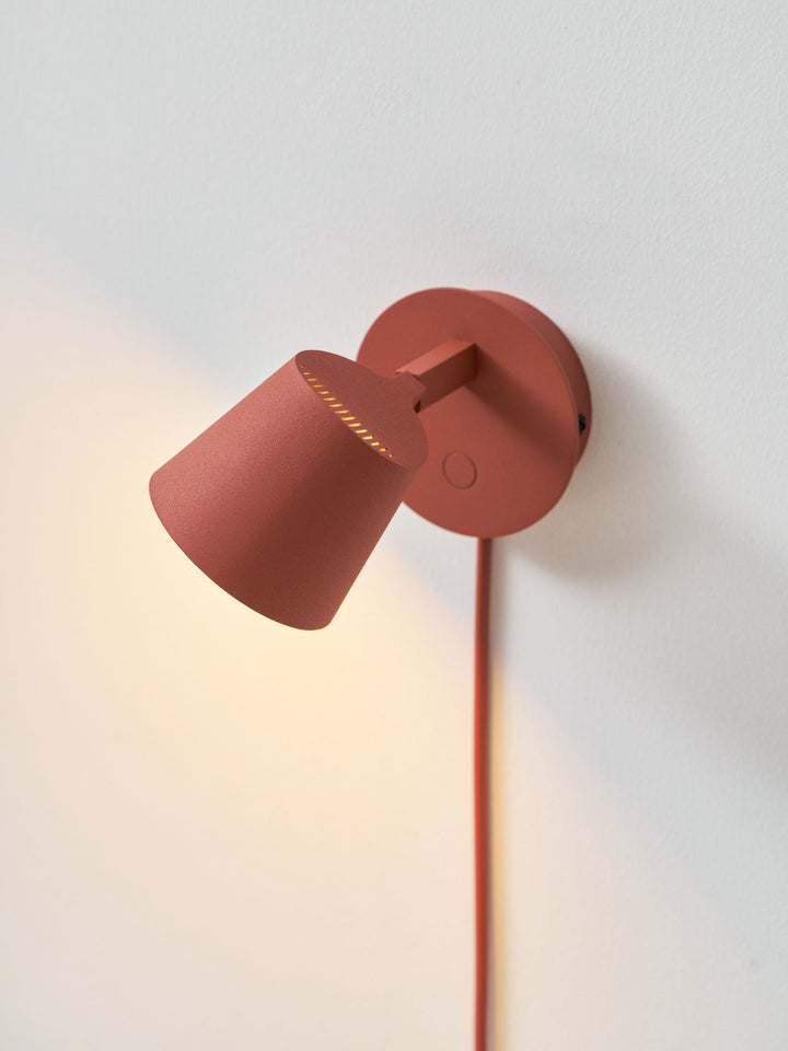 Lampa ścienna Tip z wtyczką