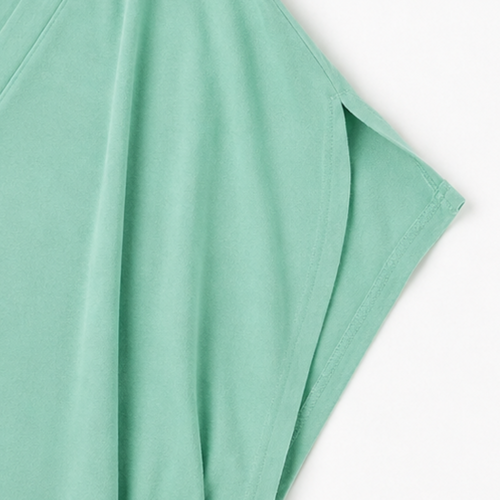Wearbella – Sukienka mini z plisowanym dekoltem w serek i rękawami nietoperzowymi