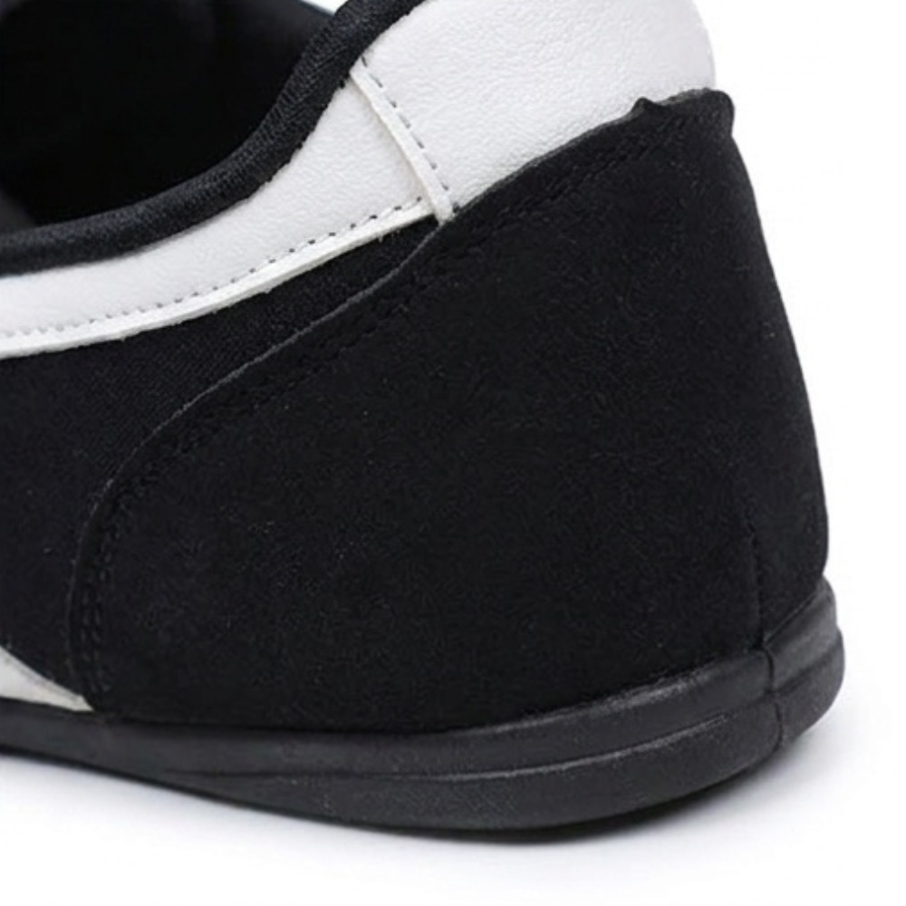 Lunelle – Retro Sneakers na Stopach