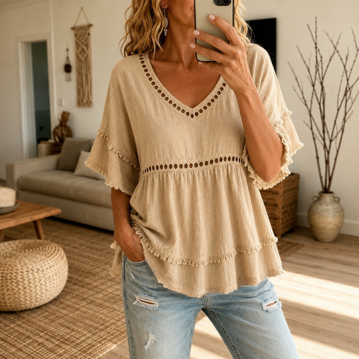 Meloria – Boho Babydoll Top z Wycięciami i Frędzlami