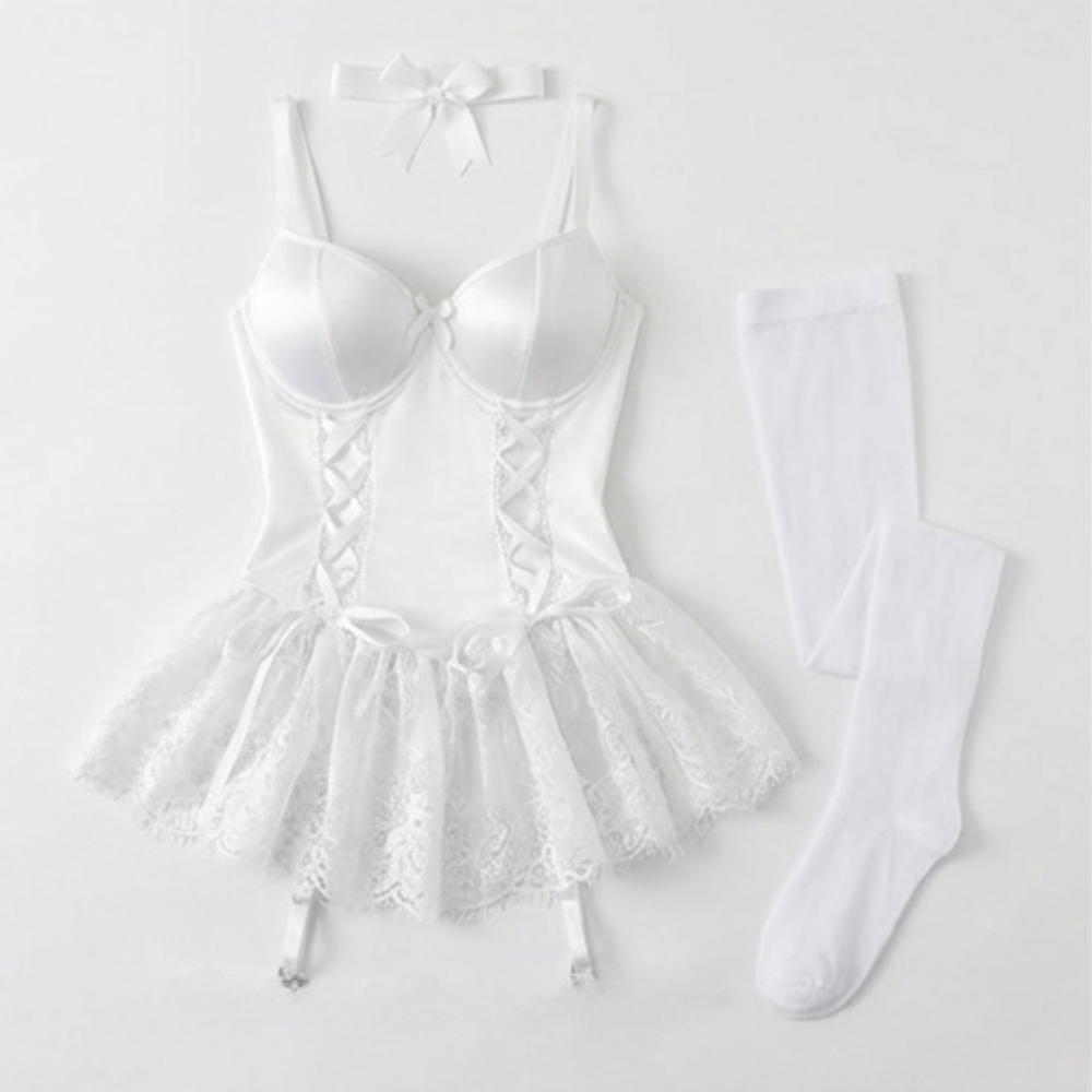 Rosalure – Zestaw babydoll z koronką i pończochami z pasem