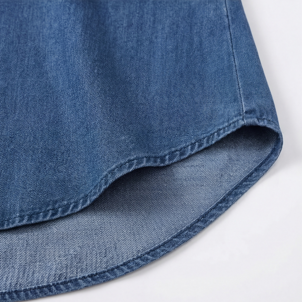 Vivara – Bluzka z denimu z miękkim falbanem i dekoltem w kształcie V