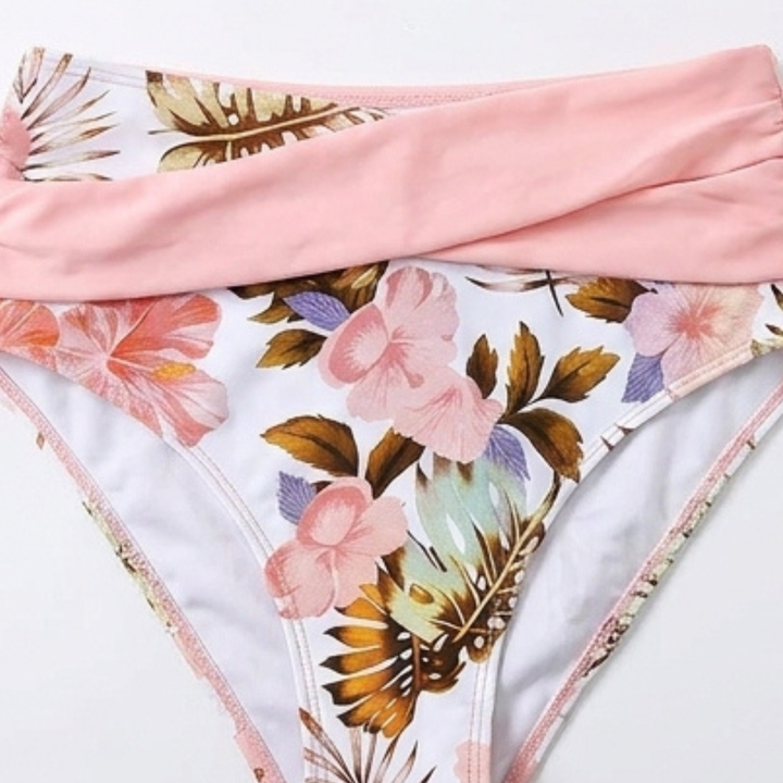 Marivela – Zestaw bikini z kopertowym topem, podkreślający brzuch