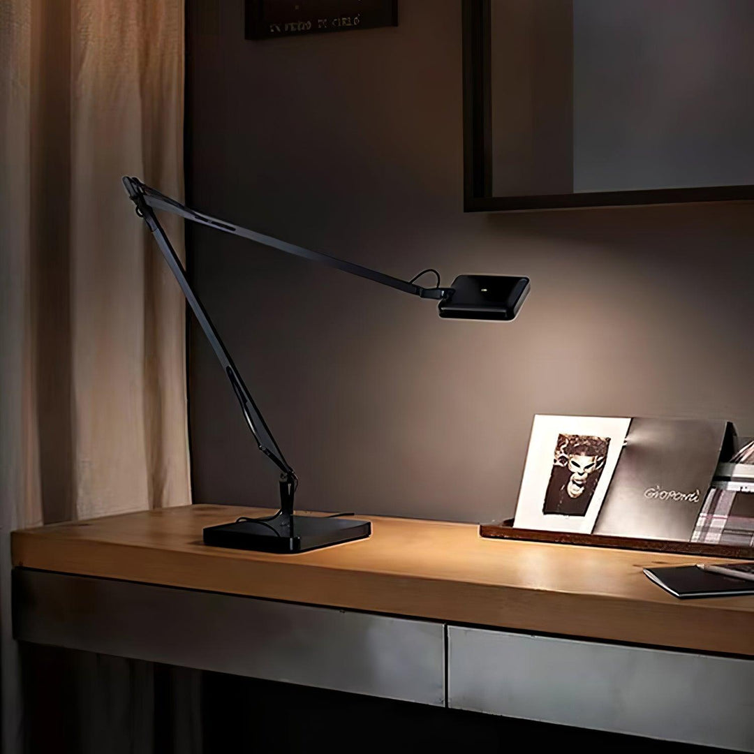 Lampa biurkowa LED Pivot