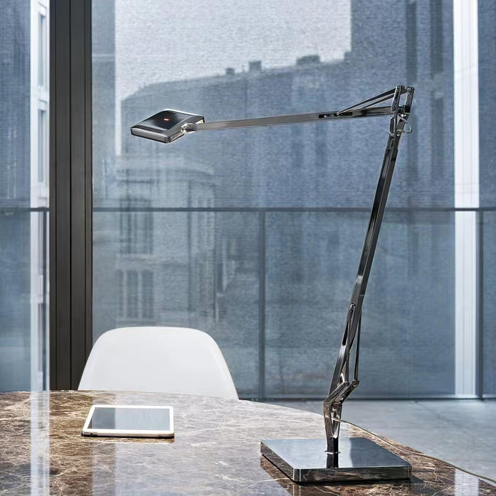 Lampa biurkowa LED Pivot