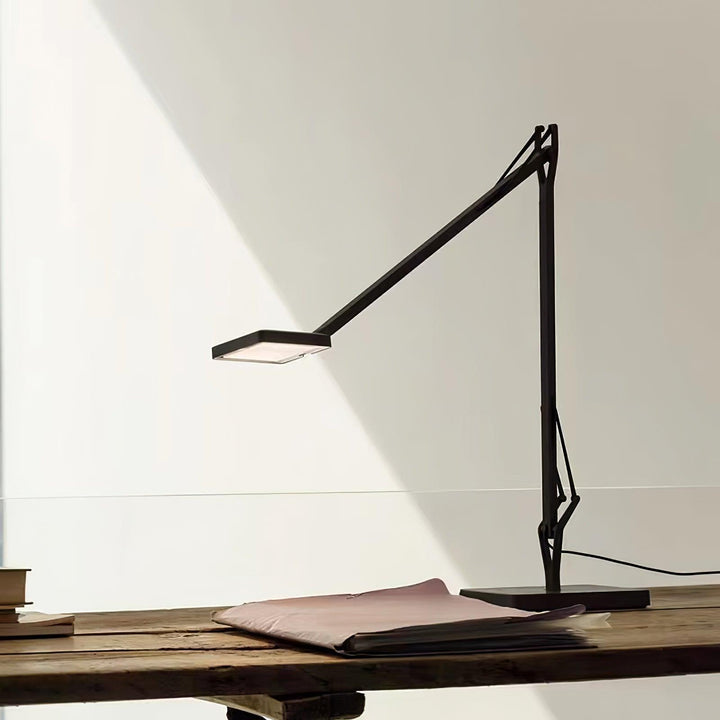 Lampa biurkowa LED Pivot