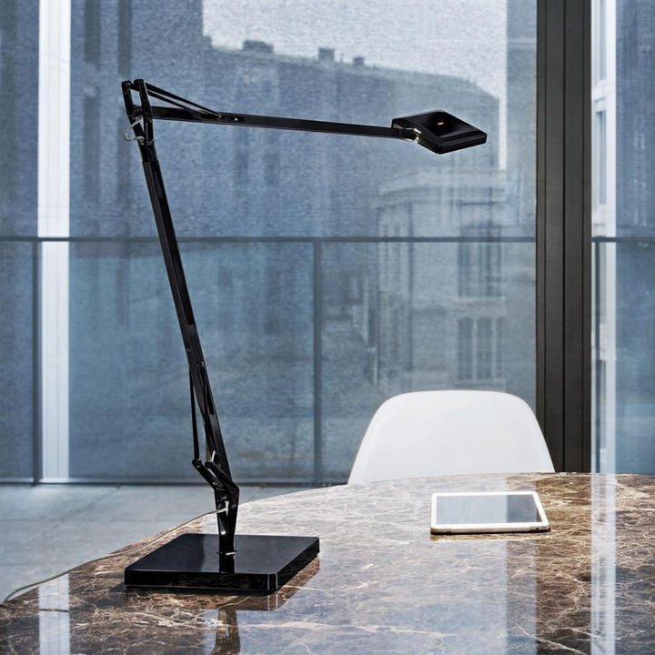 Lampa biurkowa LED Pivot