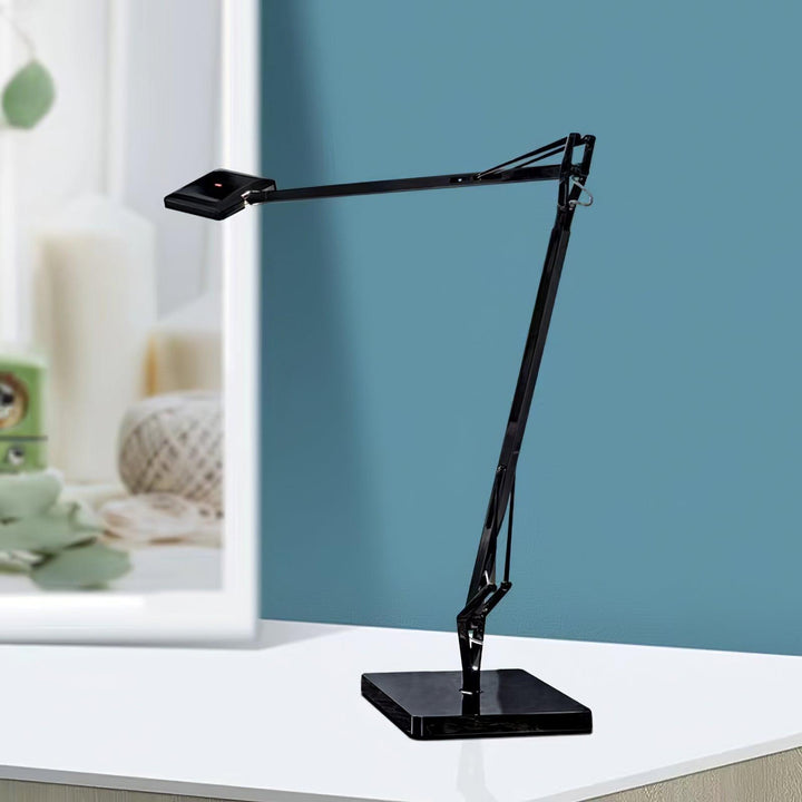 Lampa biurkowa LED Pivot