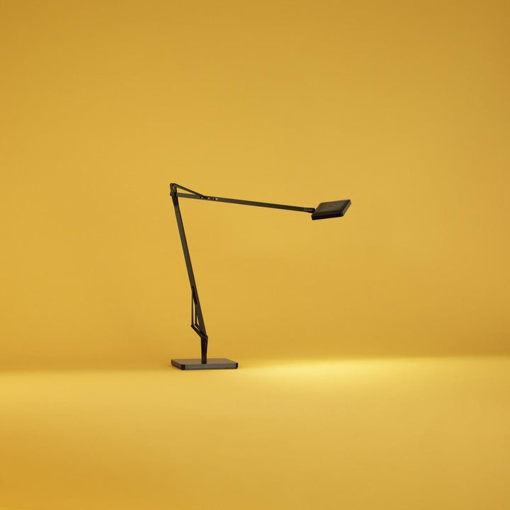 Lampa biurkowa LED Pivot