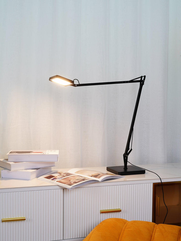 Lampa biurkowa LED Pivot