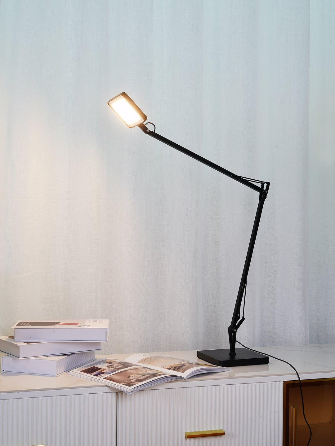 Lampa biurkowa LED Pivot