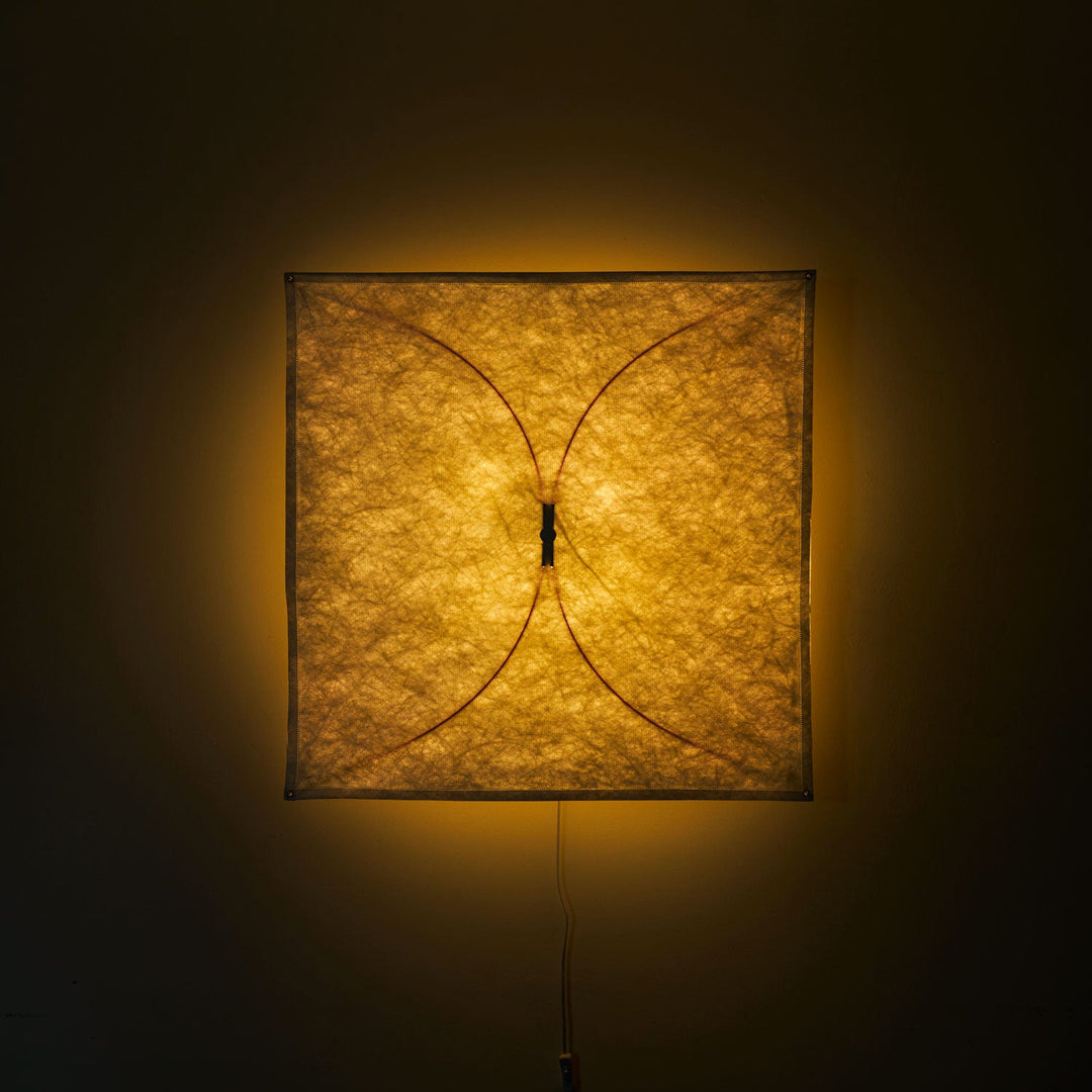 Lampa Ścienna z Papieru w Kształcie Latawca