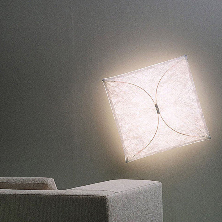 Lampa Ścienna z Papieru w Kształcie Latawca