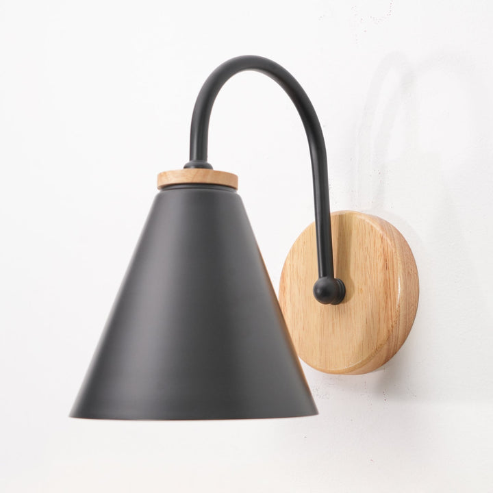 Lampa ścienna Kona w stylu skandynawskim