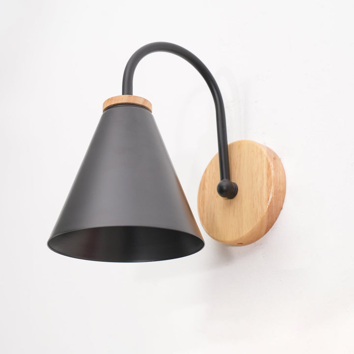 Lampa ścienna Kona w stylu skandynawskim