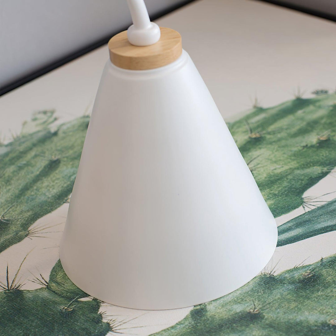 Lampa ścienna Kona w stylu skandynawskim