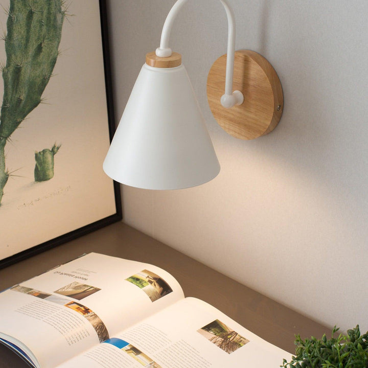 Lampa ścienna Kona w stylu skandynawskim