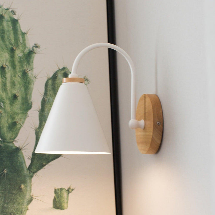 Lampa ścienna Kona w stylu skandynawskim