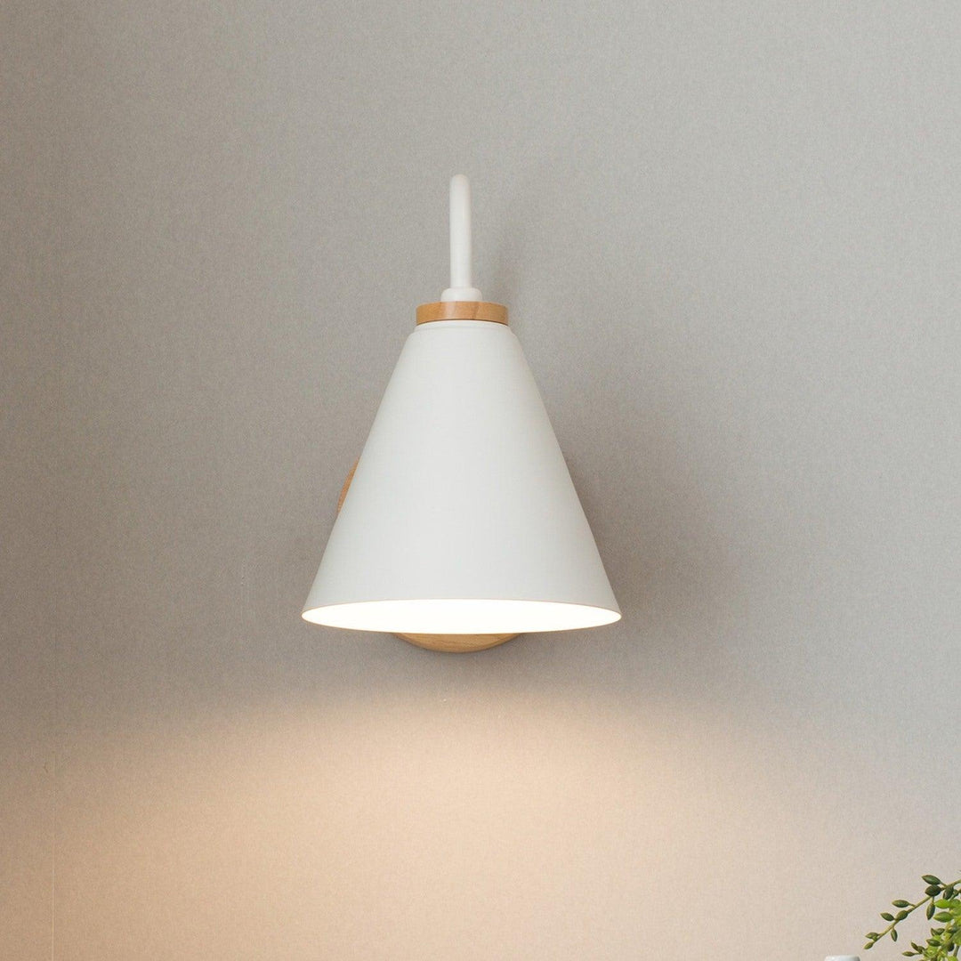 Lampa ścienna Kona w stylu skandynawskim