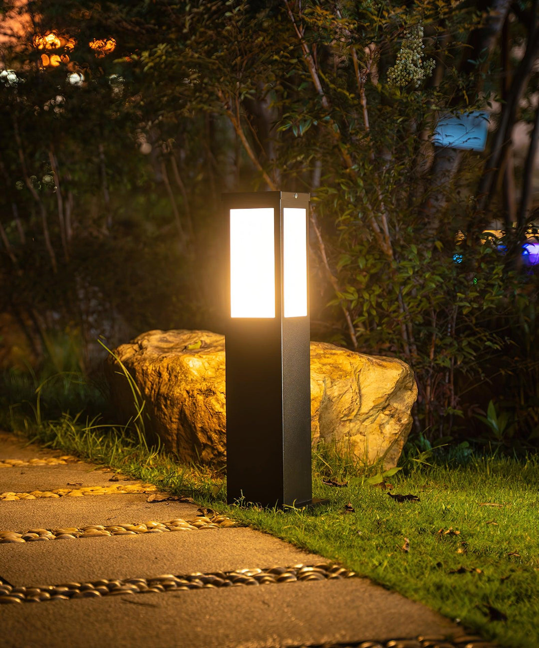 Zewnętrzna solarna lampa słupkowa Kuzco