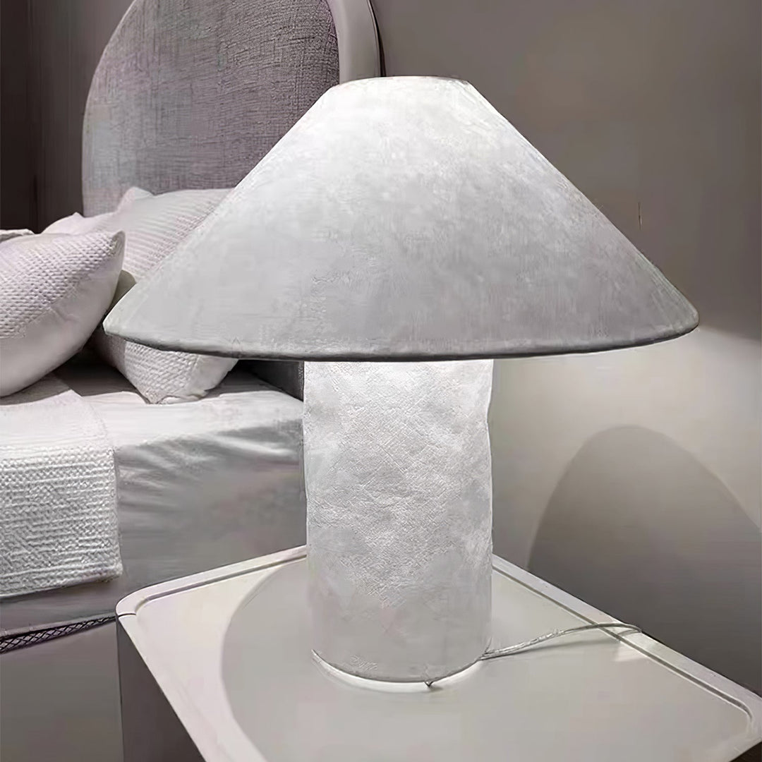 Lampa stołowa z papieru marszczonego