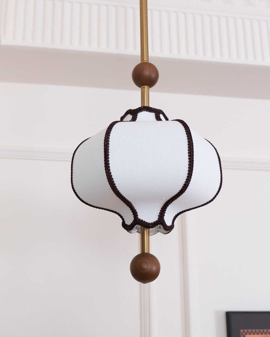 Lampa wisząca z tkaniny w kształcie latarni