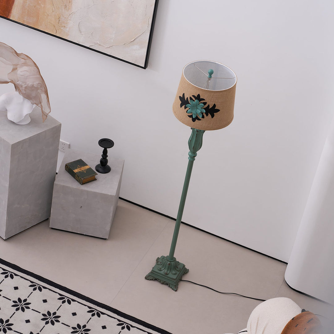 Lampa podłogowa Lark