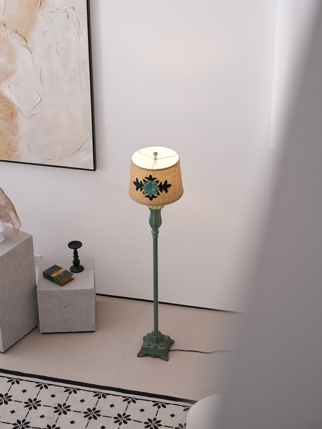 Lampa podłogowa Lark