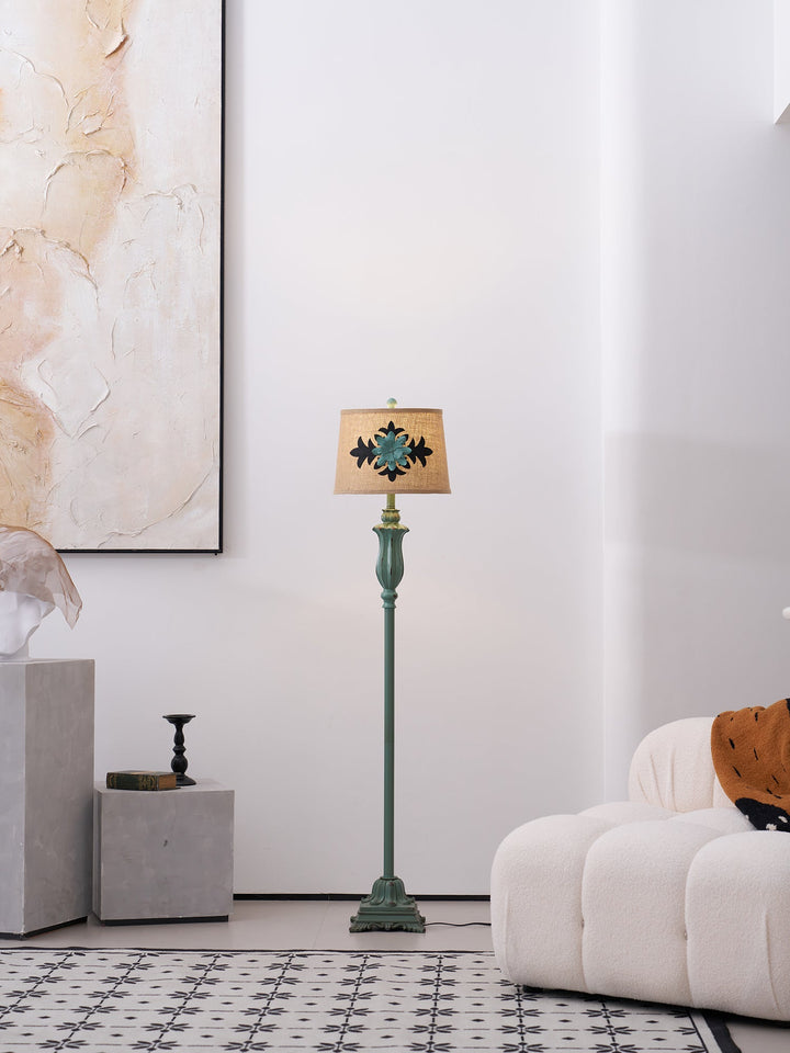 Lampa podłogowa Lark