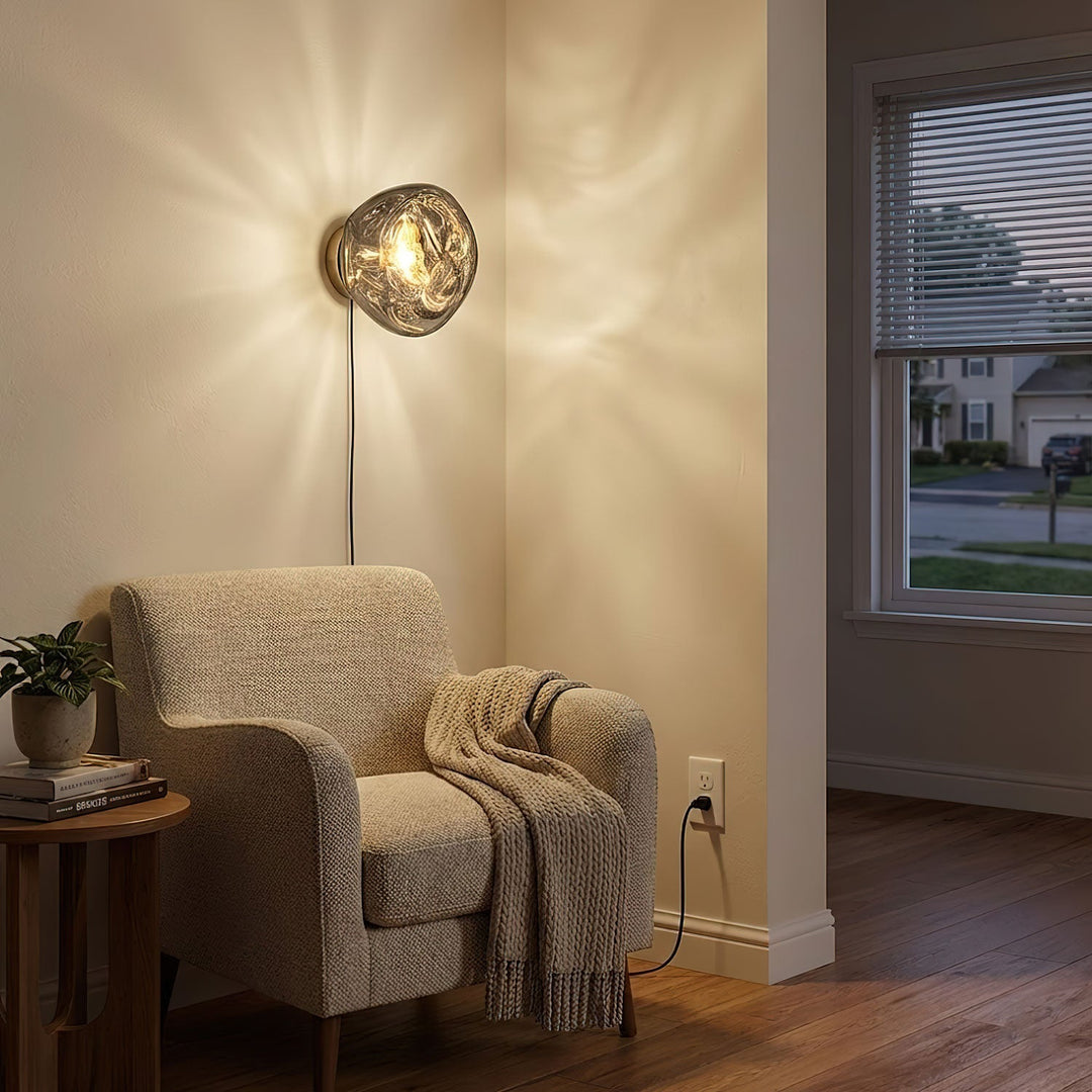 Lampa Ścienna Lava z wtyczką