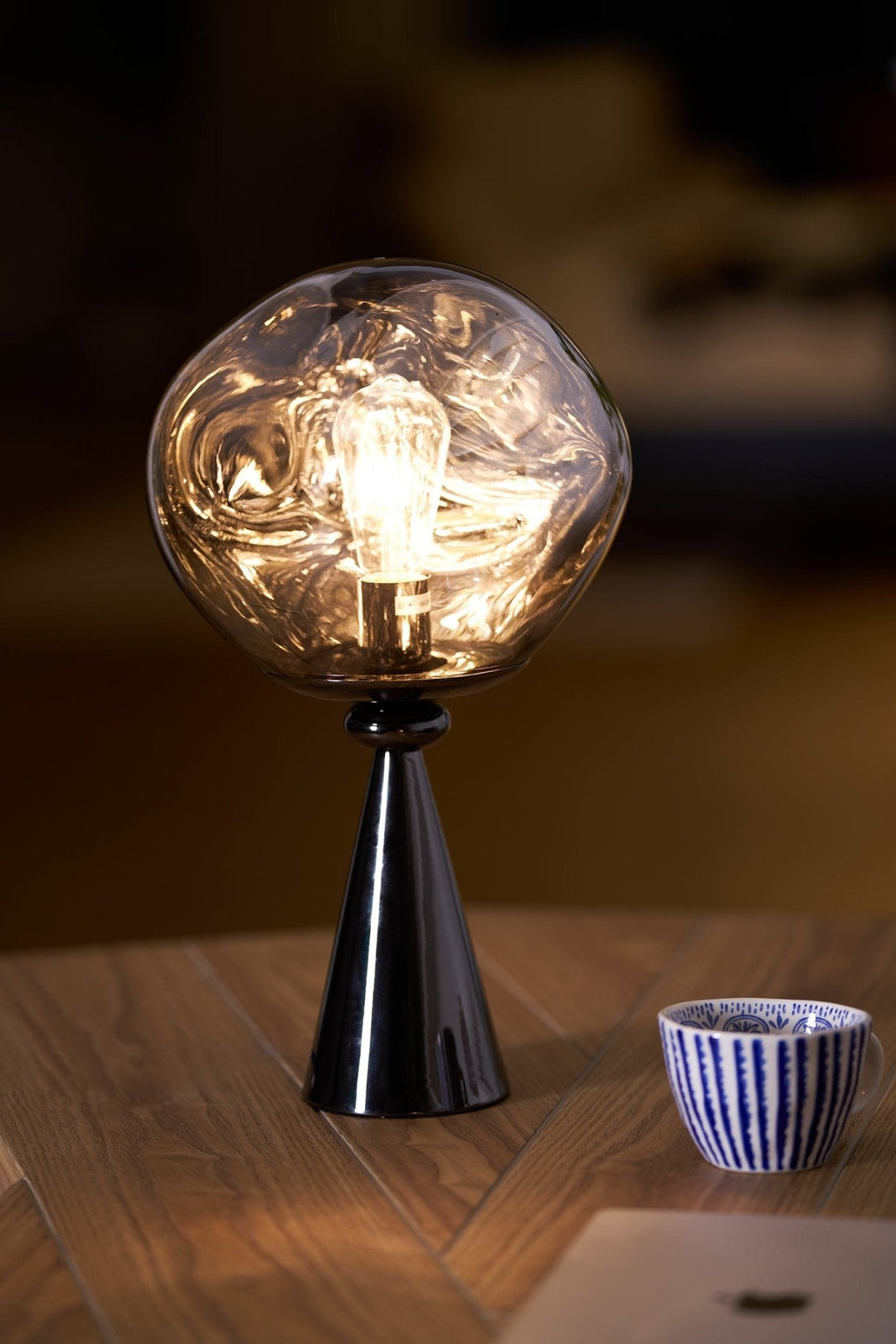 Lampa stołowa Lava Cone