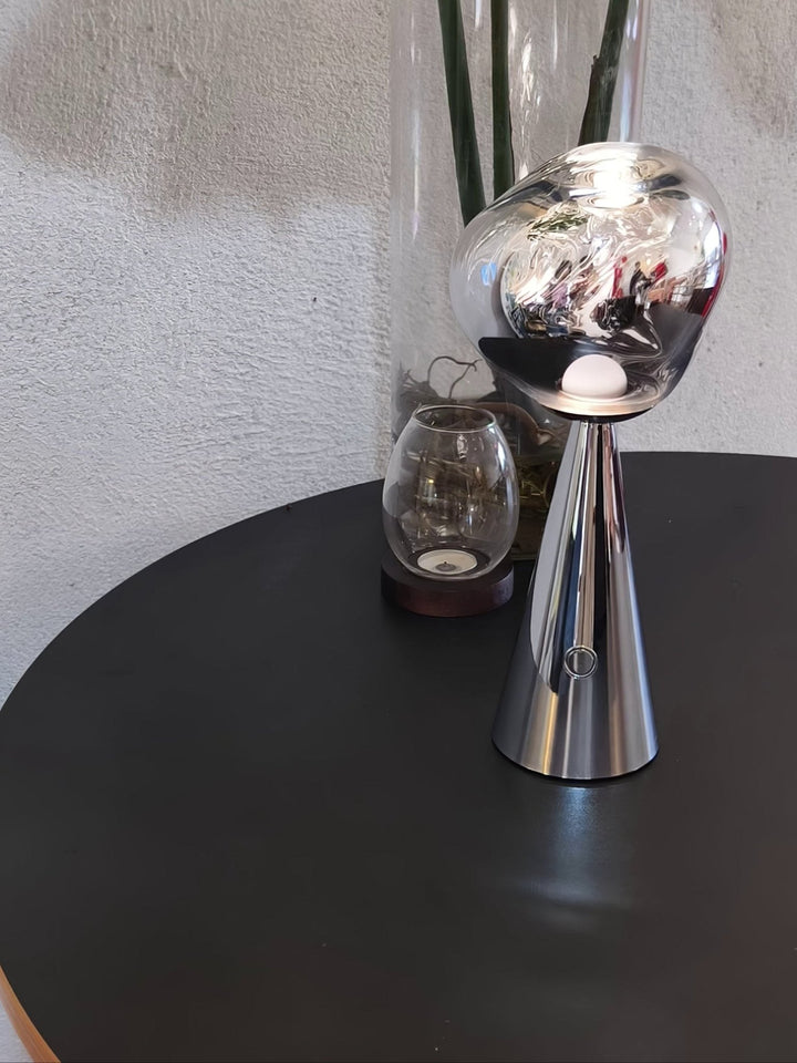 Lampa stołowa Lava na akumulator