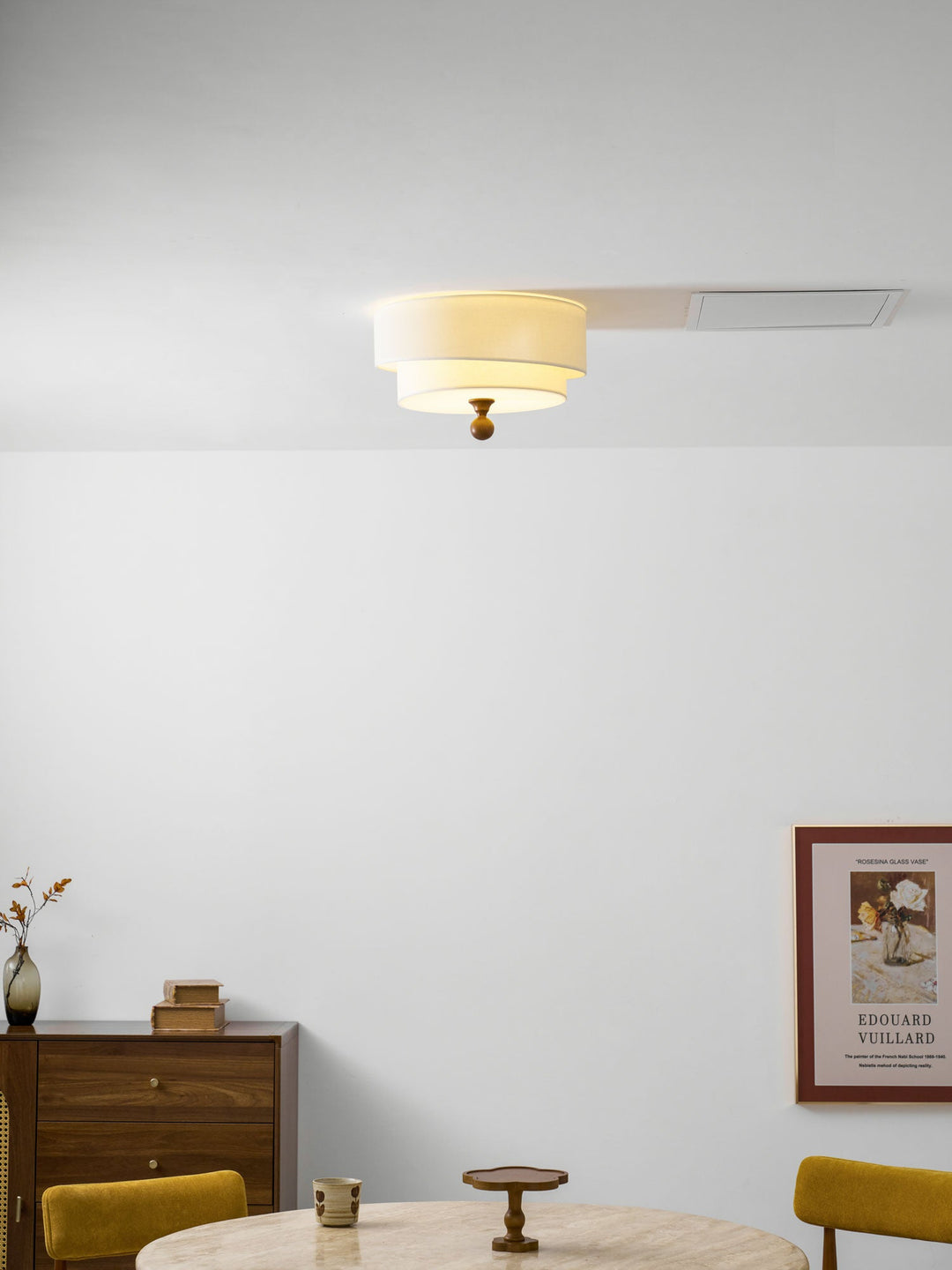 Lampa sufitowa z warstwowego materiału