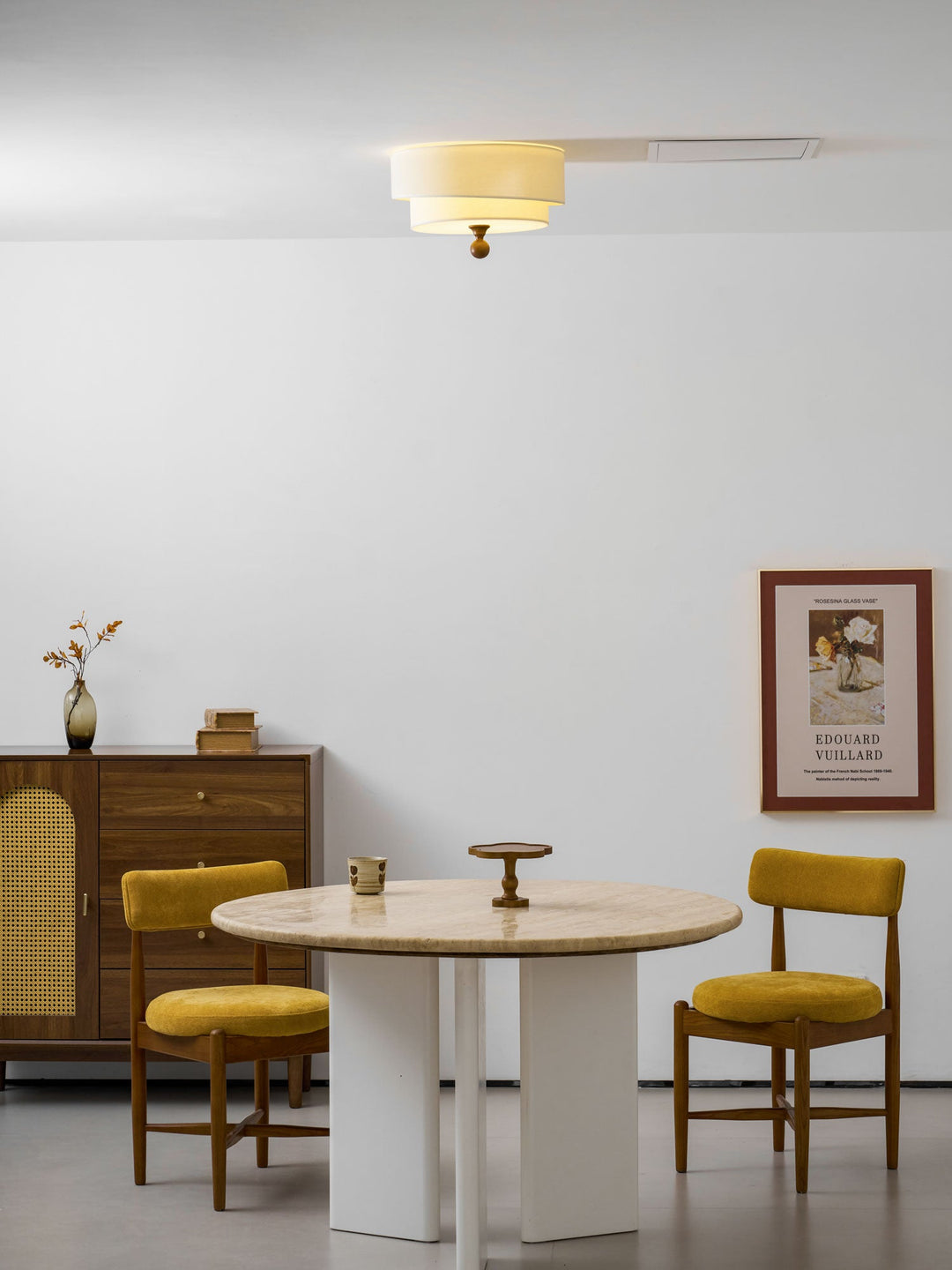 Lampa sufitowa z warstwowego materiału