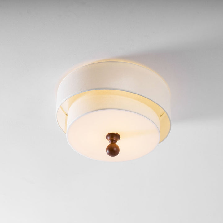 Lampa sufitowa z warstwowego materiału
