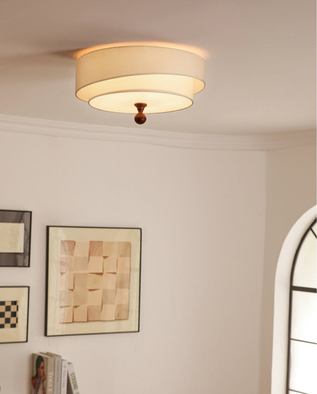 Lampa sufitowa z warstwowego materiału