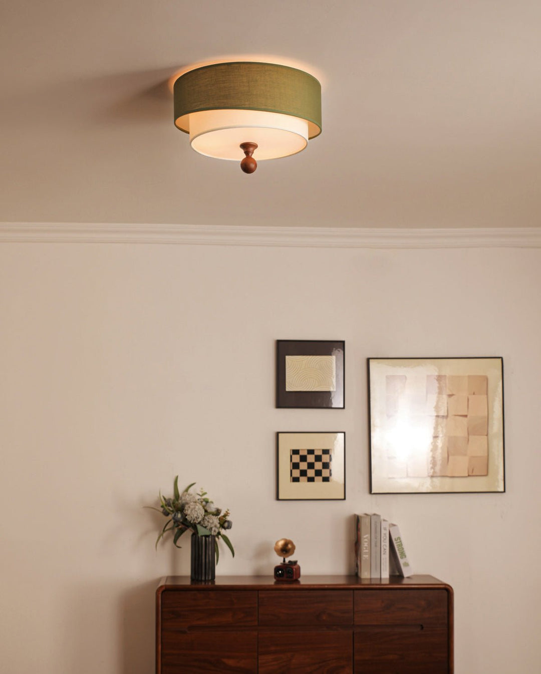 Lampa sufitowa z warstwowego materiału