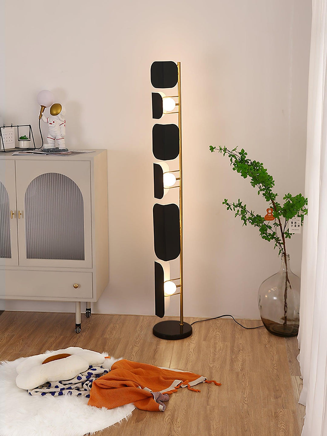 Lampa podłogowa Leagan